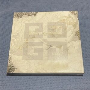 Oliver Gal Cream and Silver Canvas- Size 16 x 16